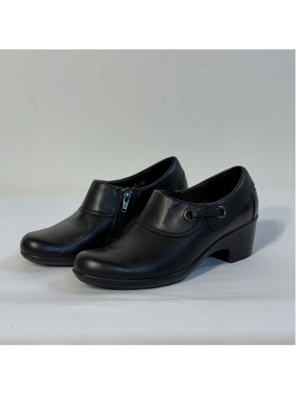 Clarks Black Ankle Booties Women's Size 7 Leather Genette Danby Mules